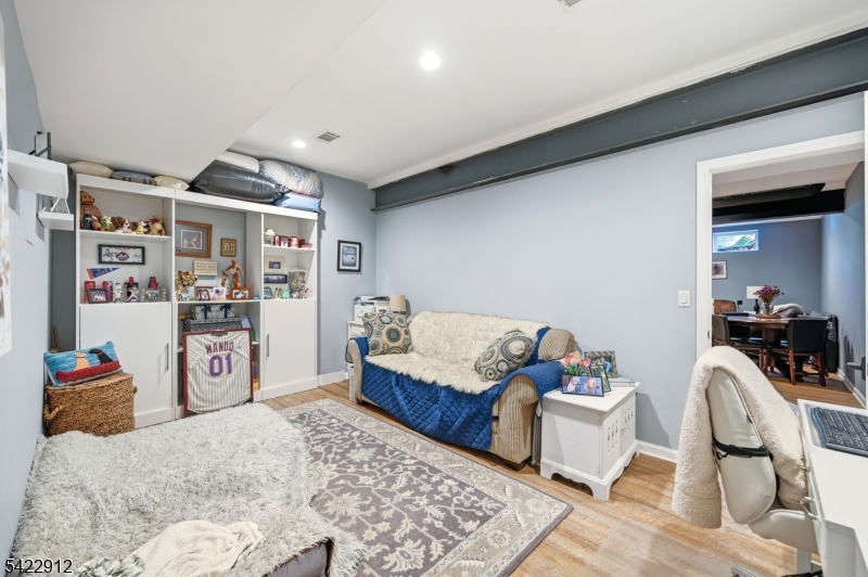 173 Point Breeze Dr