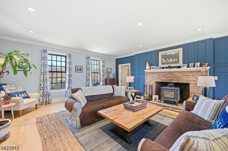 173 Point Breeze Dr