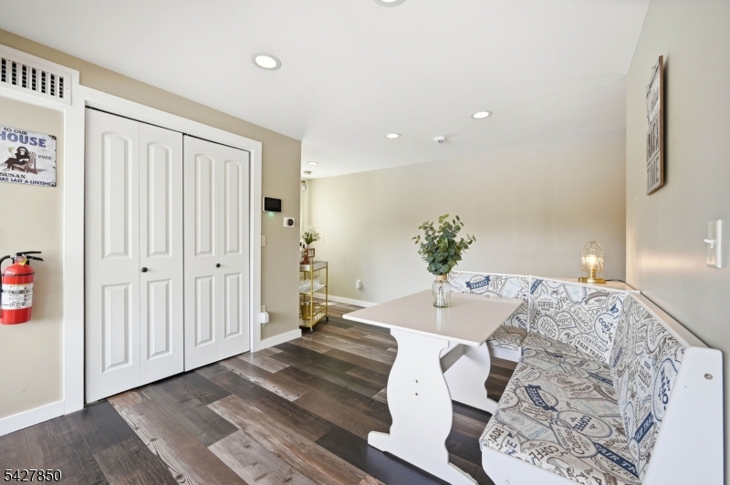 51 Goldfinch Ln