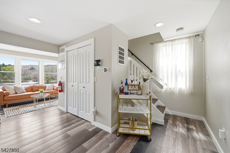 51 Goldfinch Ln