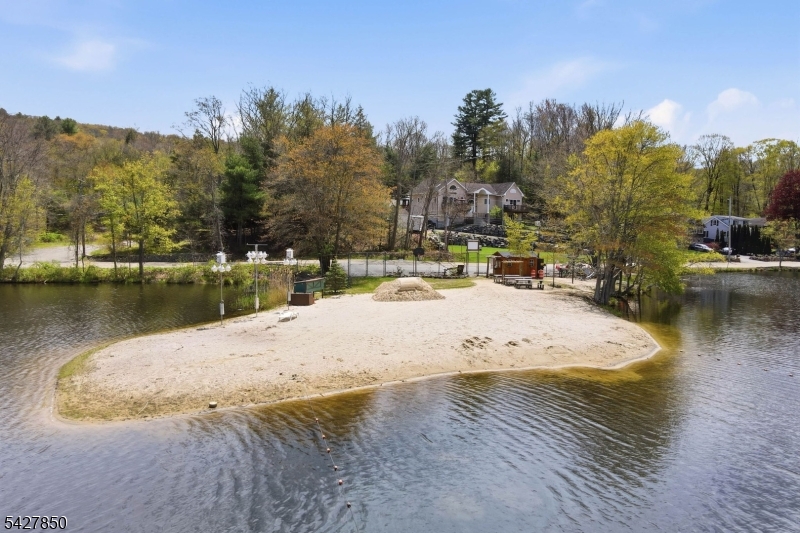 51 Goldfinch Ln
