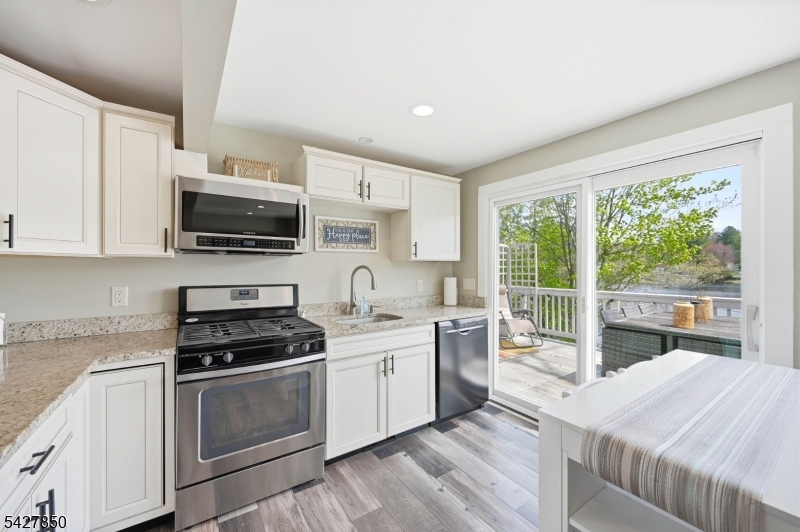 51 Goldfinch Ln
