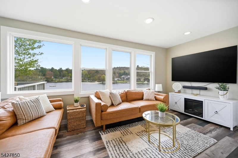 51 Goldfinch Ln
