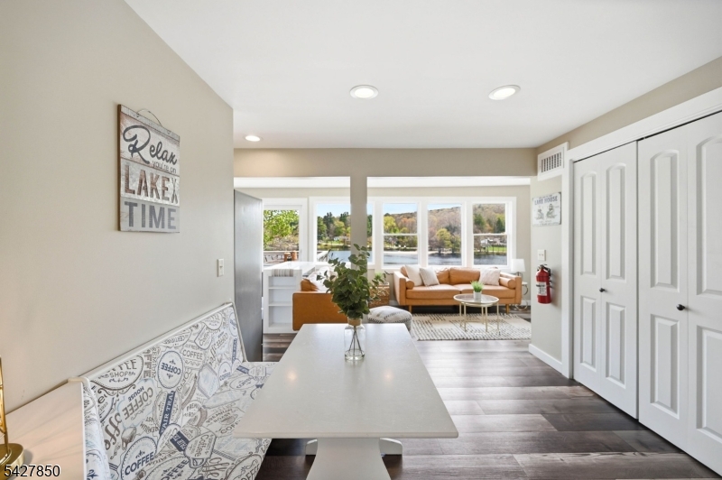 51 Goldfinch Ln