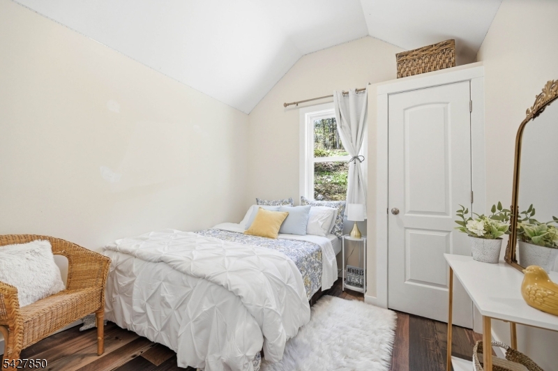51 Goldfinch Ln