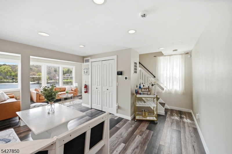 51 Goldfinch Ln