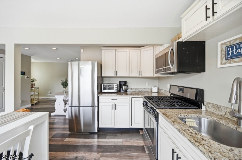 51 Goldfinch Ln