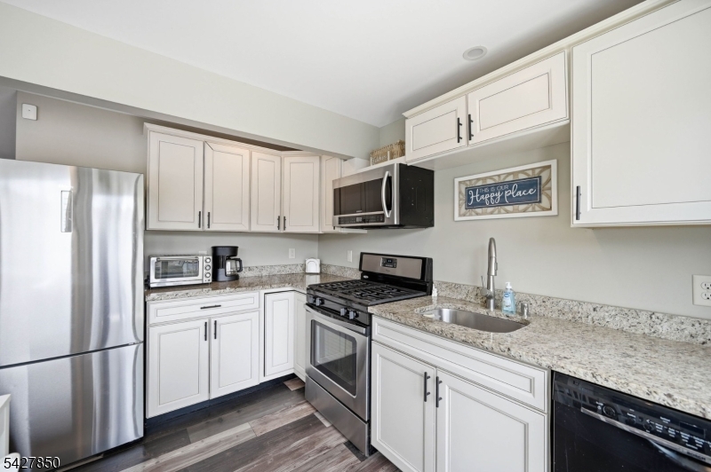 51 Goldfinch Ln