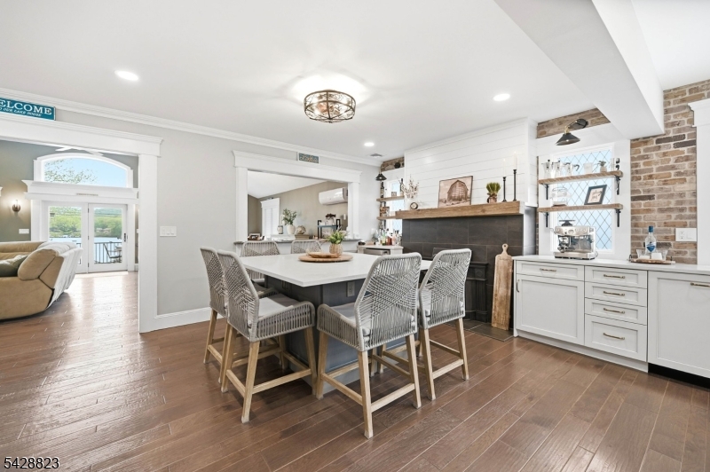 206 Long Pond Rd