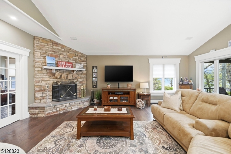 206 Long Pond Rd