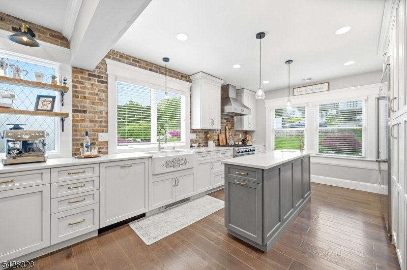 206 Long Pond Rd