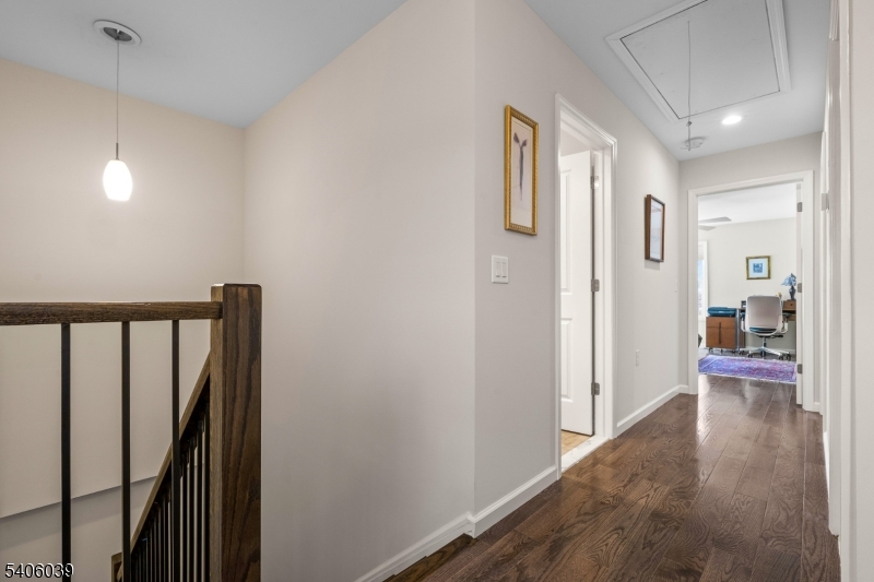 165 Lakeside Rd 8