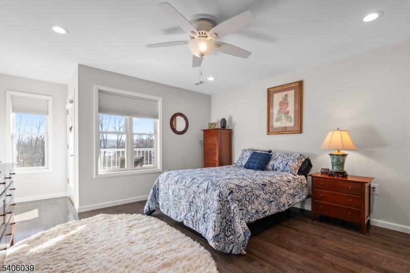 165 Lakeside Rd 8