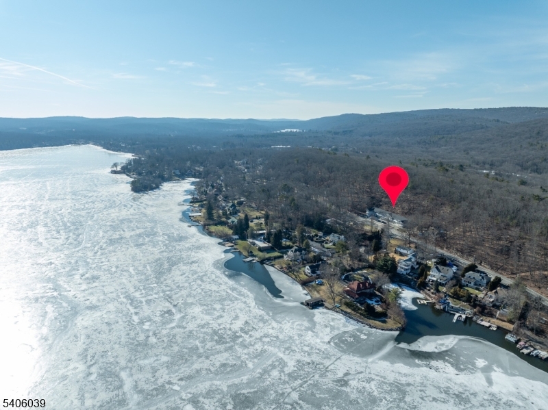 165 Lakeside Rd 8