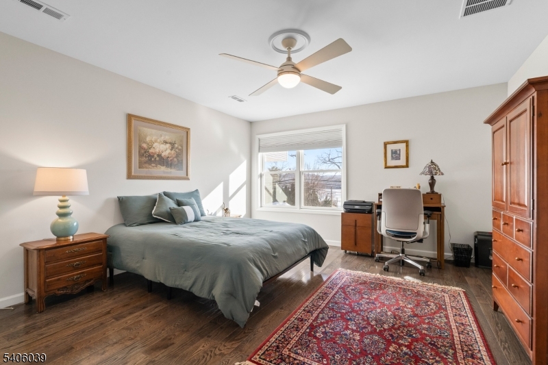 165 Lakeside Rd 8