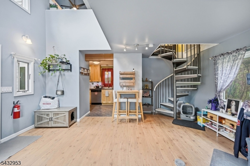 48 Goldfinch Ln