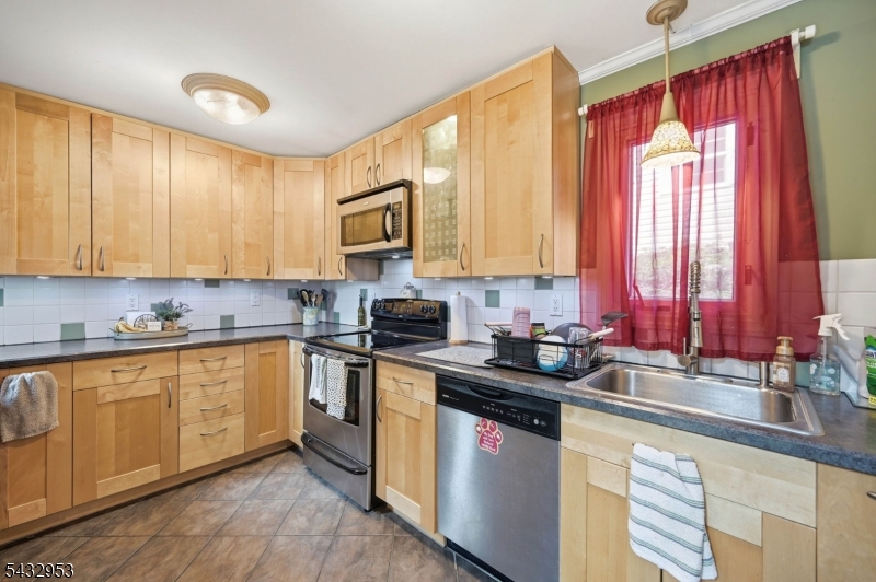 48 Goldfinch Ln
