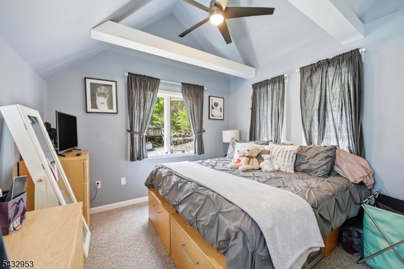 48 Goldfinch Ln