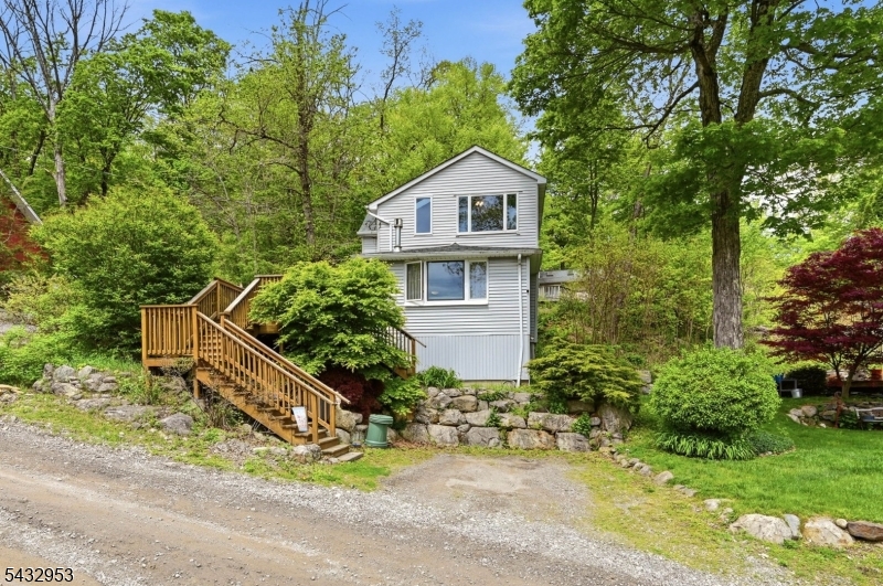 48 Goldfinch Ln