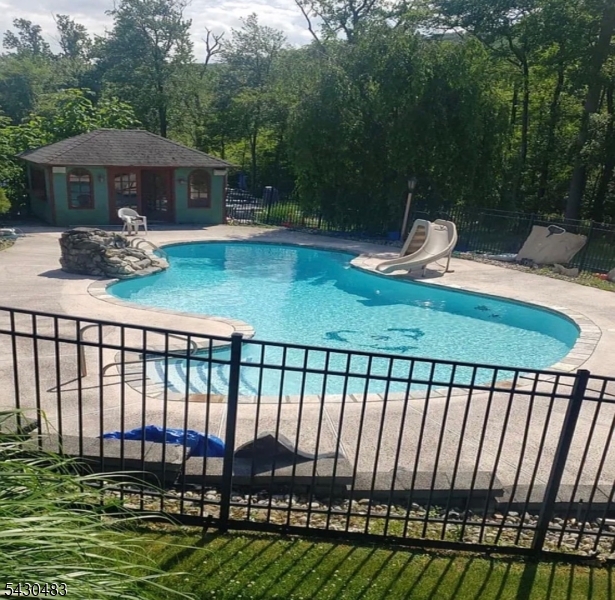 77A Taylortown Rd