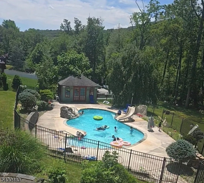 77A Taylortown Rd