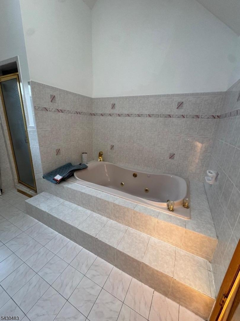77A Taylortown Rd