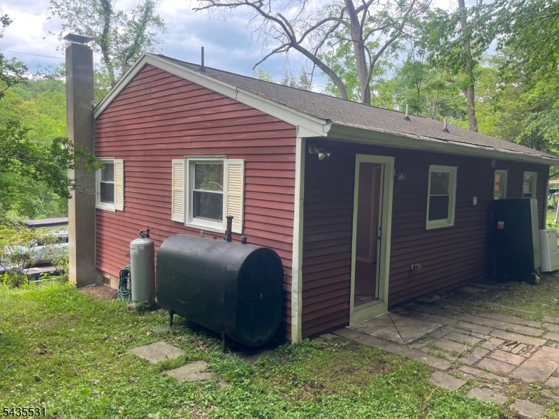48 E Shore Dr