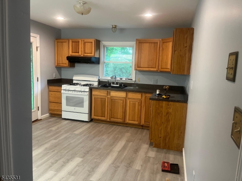 48 E Shore Dr