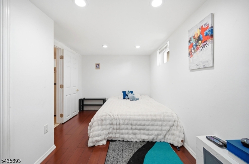 13-33 George St 2X