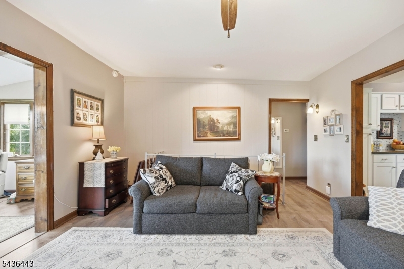 8 Ivan Rd
