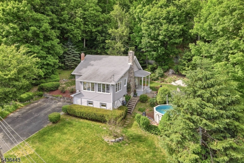 8 Ivan Rd