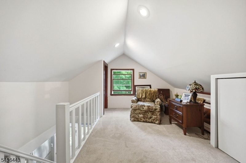 8 Ivan Rd