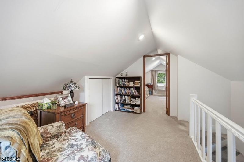 8 Ivan Rd