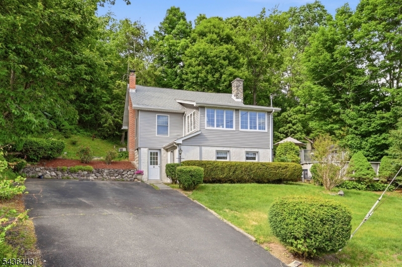 8 Ivan Rd