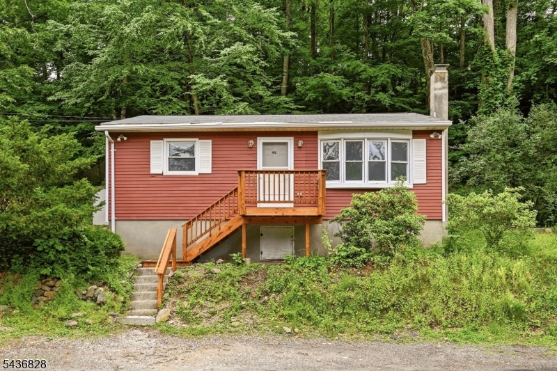 48 E Shore Dr