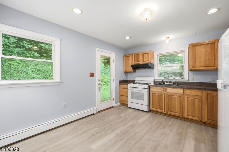 48 E Shore Dr