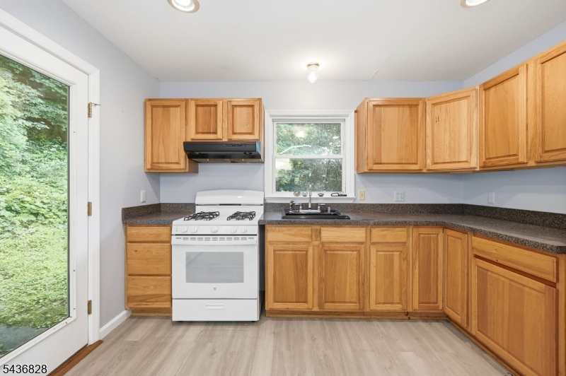 48 E Shore Dr