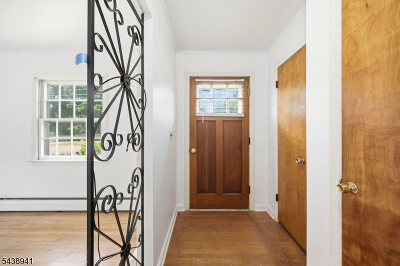 427 Warwick Tpke
