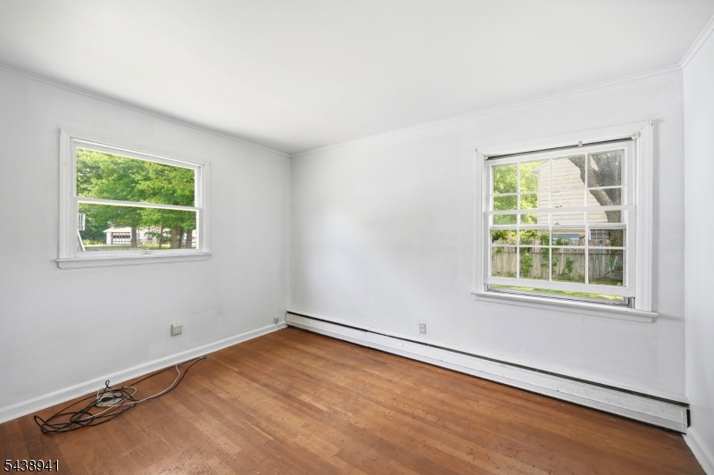 427 Warwick Tpke