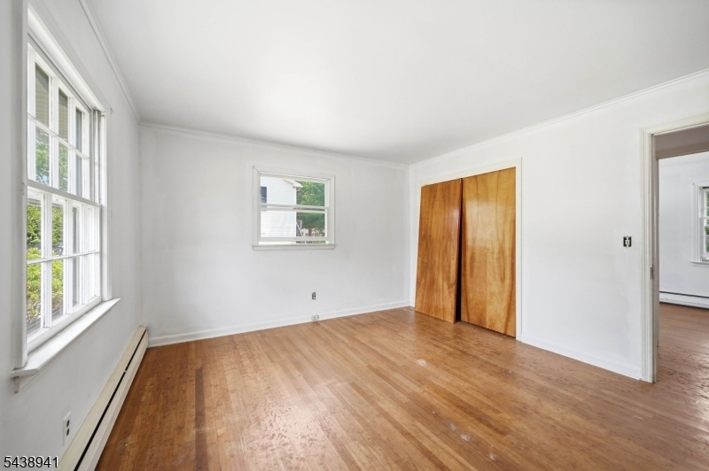 427 Warwick Tpke