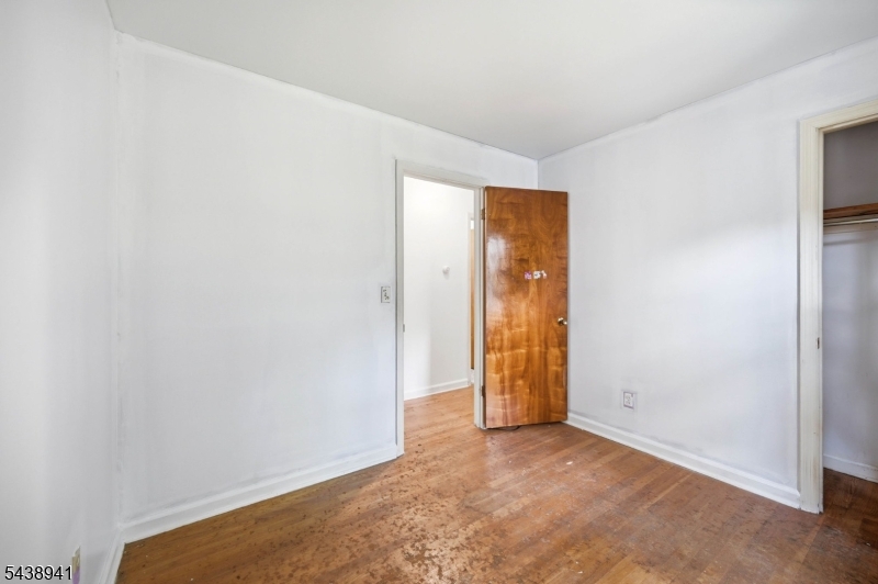 427 Warwick Tpke