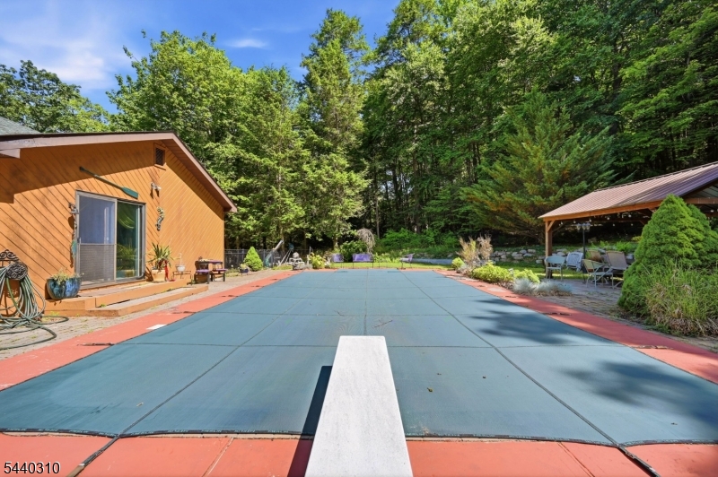 15 Lower North Shore Rd