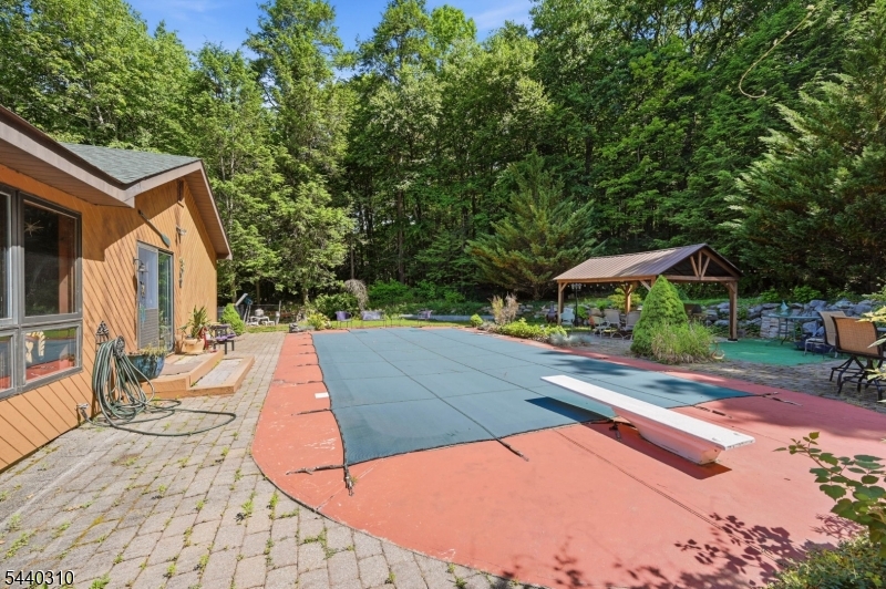 15 Lower North Shore Rd