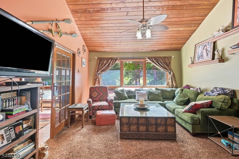 15 Lower North Shore Rd