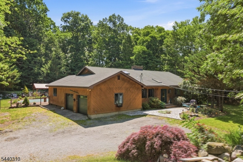 15 Lower North Shore Rd