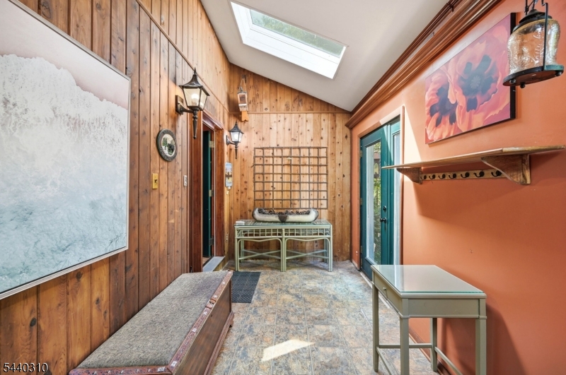 15 Lower North Shore Rd