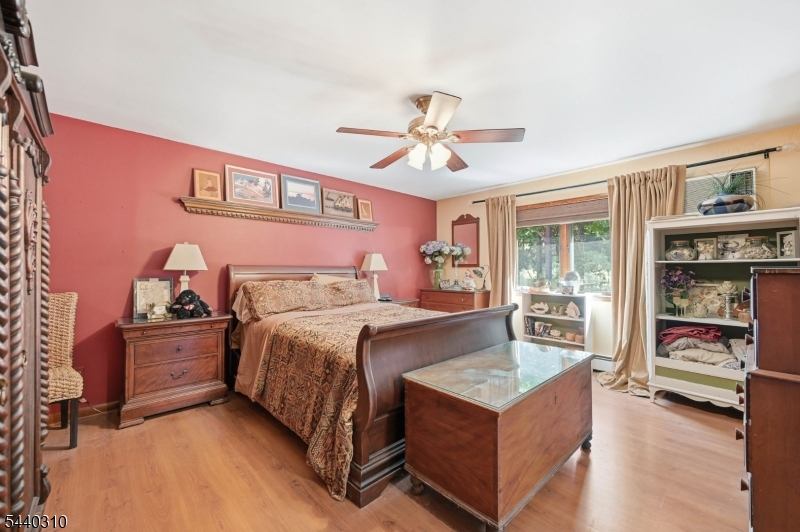 15 Lower North Shore Rd