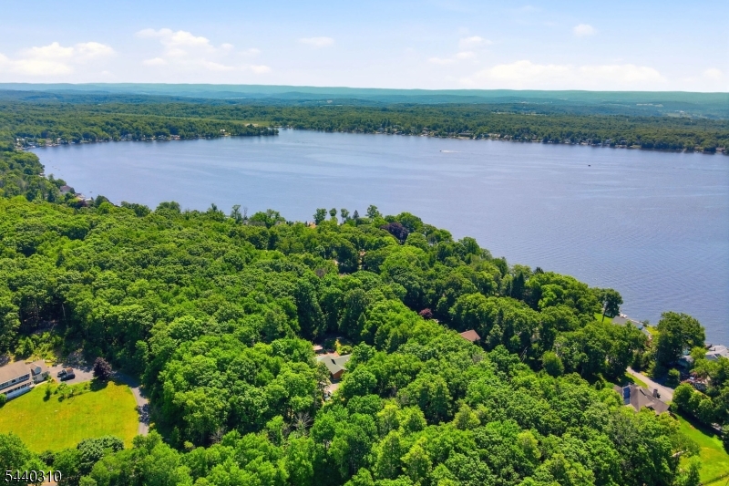 15 Lower North Shore Rd