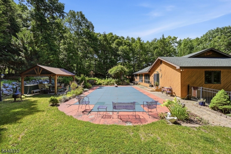 15 Lower North Shore Rd