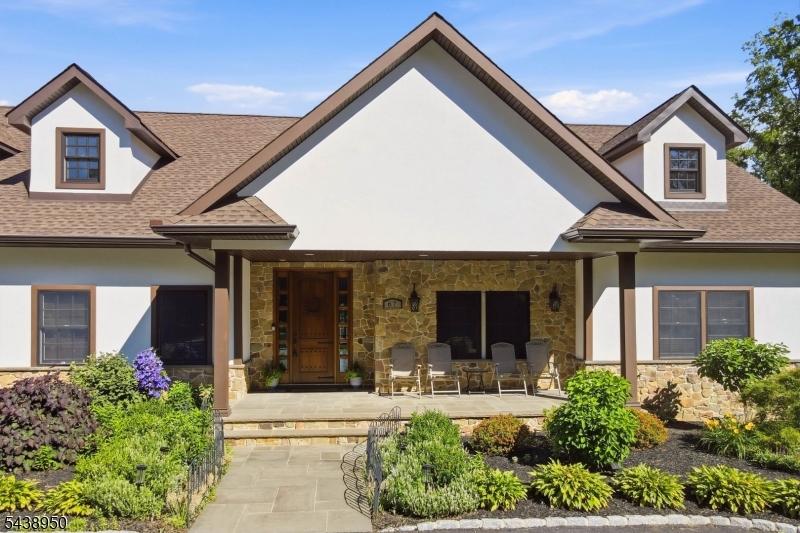 67 Virginia Ln